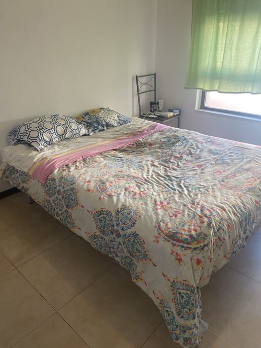 Cama de casal - extrato de pés e colchão