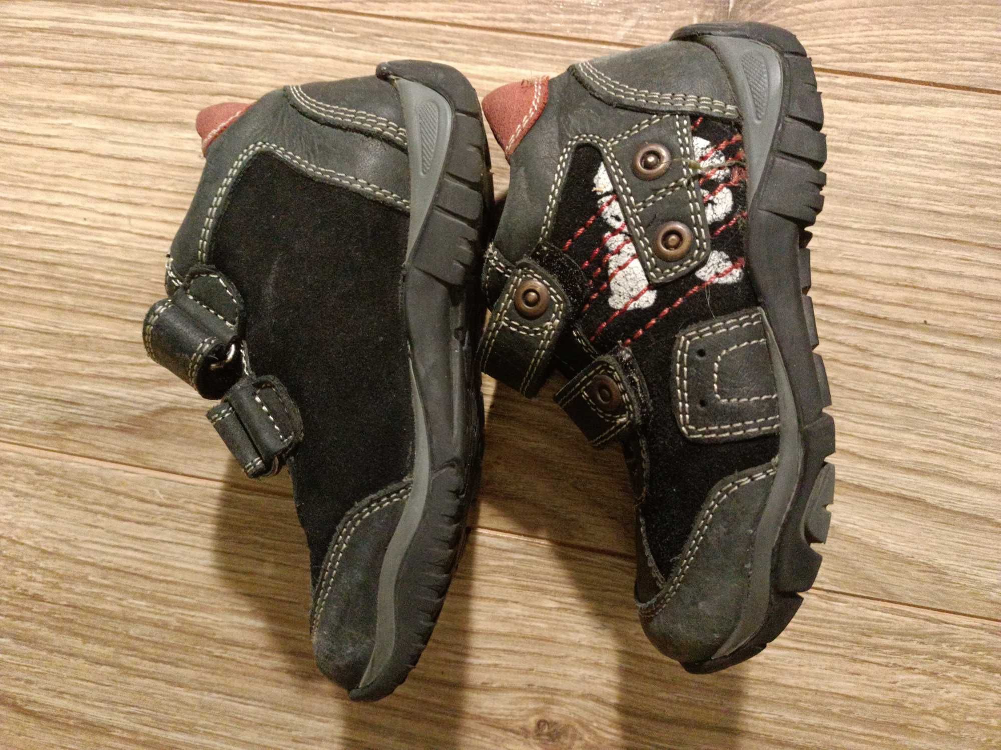 Buty dla chłopca rozmiar 25 Barenschuhe