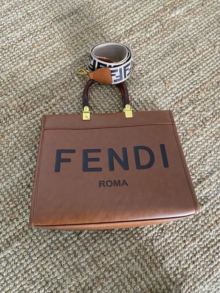 Mala     Fendi...