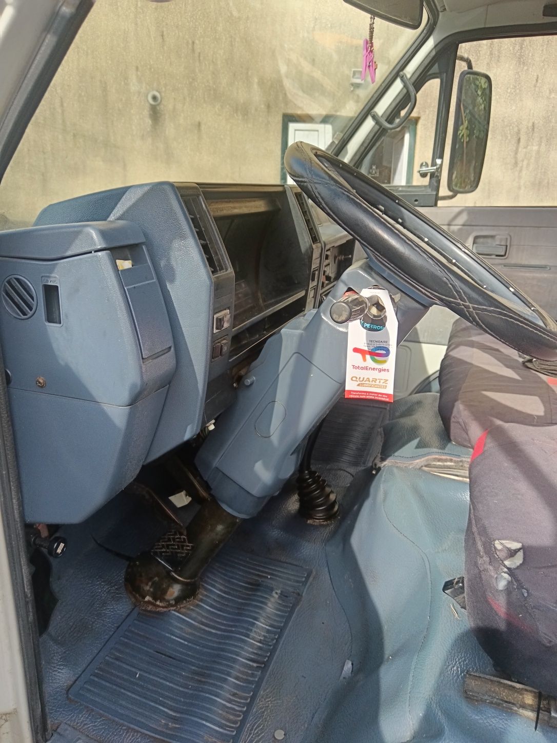 Vendo izusu como nova vem estimada conta com 125 mil km
