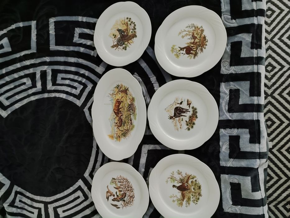 Фарфоровые тарелки