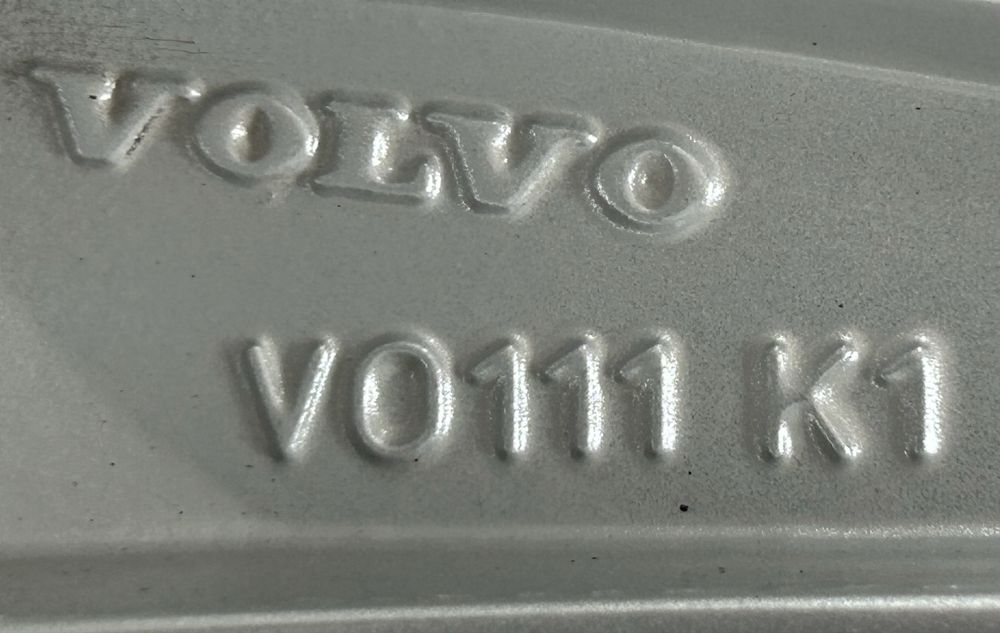 670 Felgi Aluminiowe Oryginał Volvo R 19 5x108 otwór 63,3 Bardzo Ładne