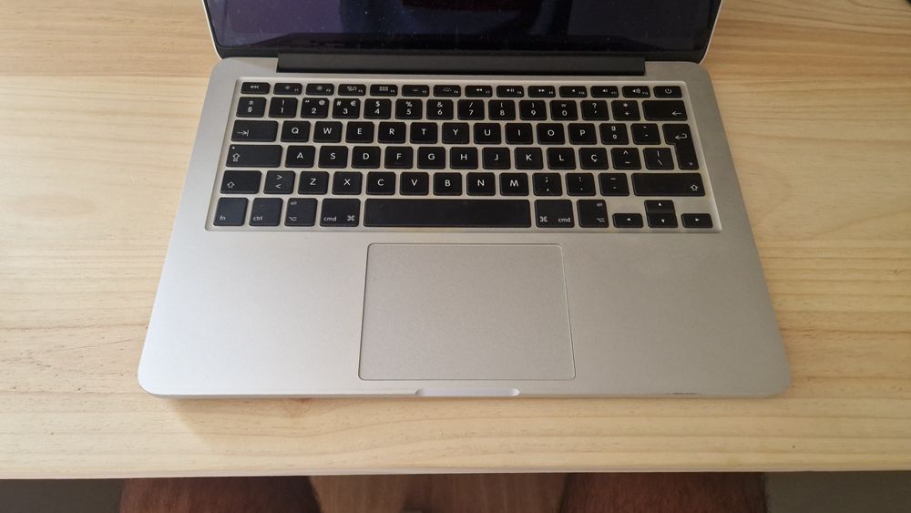 Macbook pro retina display 1364283958272513121