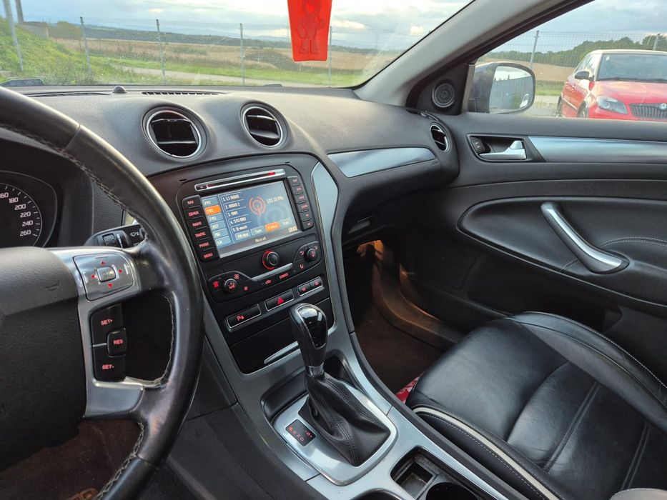 Ford Mondeo TITANIUM Ledy Navi Automat Skóry Parktronik Chromy 2011 r.