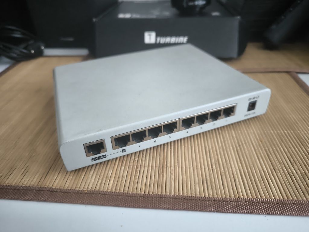 Router OvisLink FSH8S 8 Switch