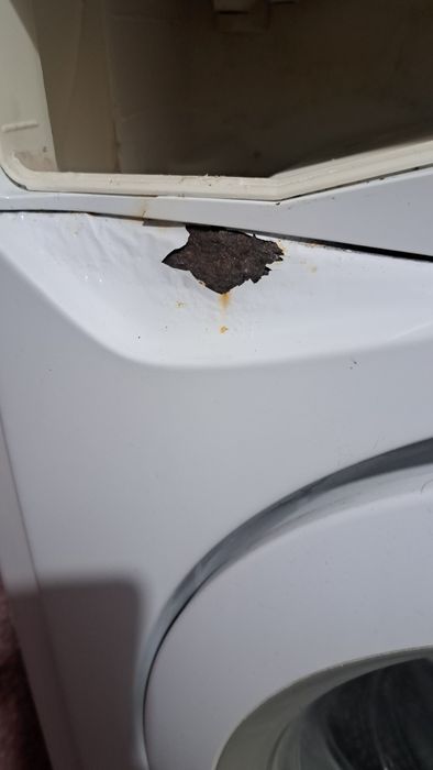 Продаю пральну машину Indesit IWSD 61051 B