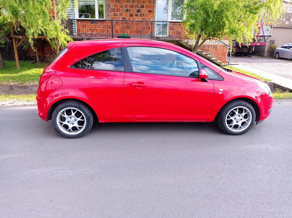 Opel Corsa 1,4 gaz sprowadzony zarejestrowany
