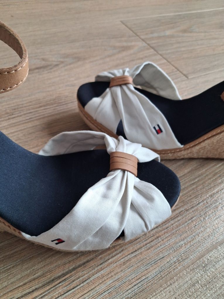 Koturny Tommy Hilfiger r. 37