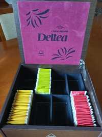 Chavenas Delta e caixa de chá