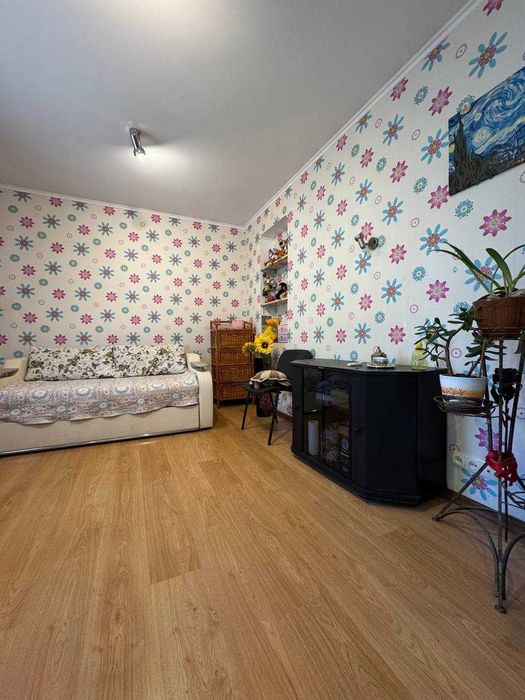 Продам 2 к квартиру біля моря