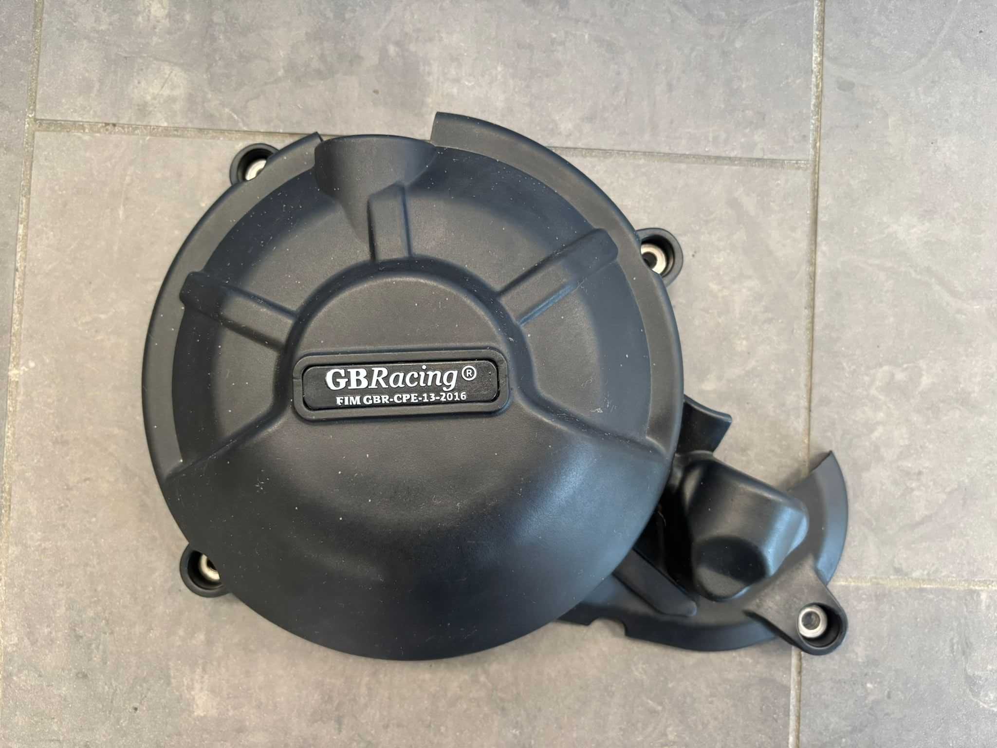 Osłona Pokrywa Sprzęgła GBRacing Aprilia Tuono 660. 20-24 [55]