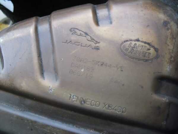 Range Rover Velar Escape duas saidas panelas usadas