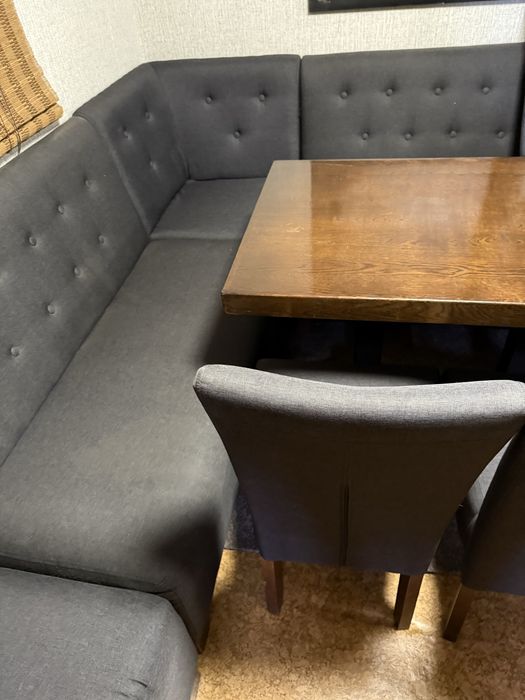 Меблі столи стільці