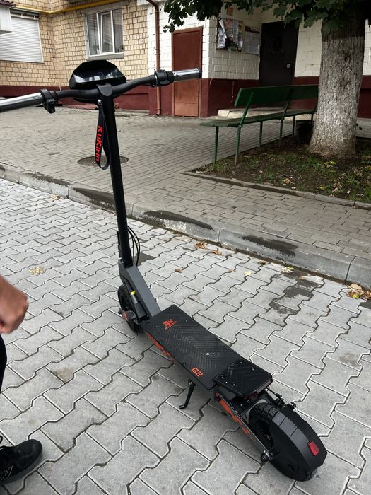 Продам електросамокат kuggo g2