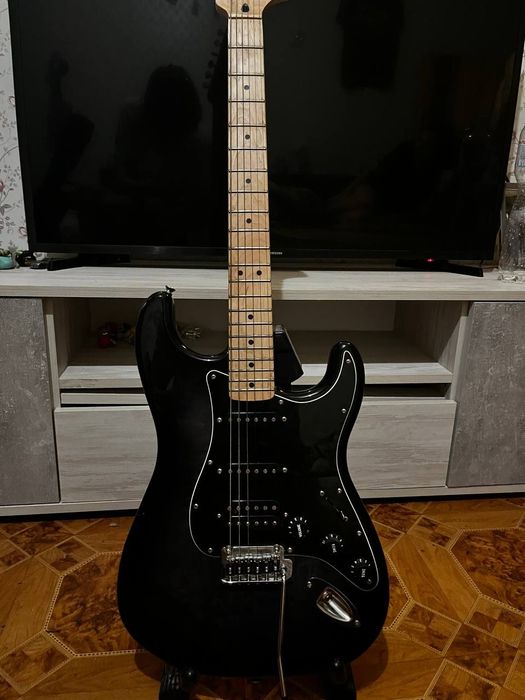 Продам гитару Fender Squier