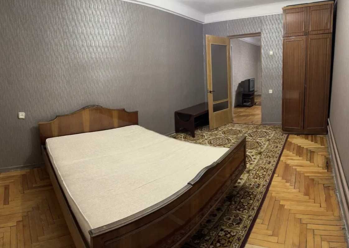 Продается 2-х комн. квартира по ул. Комарова