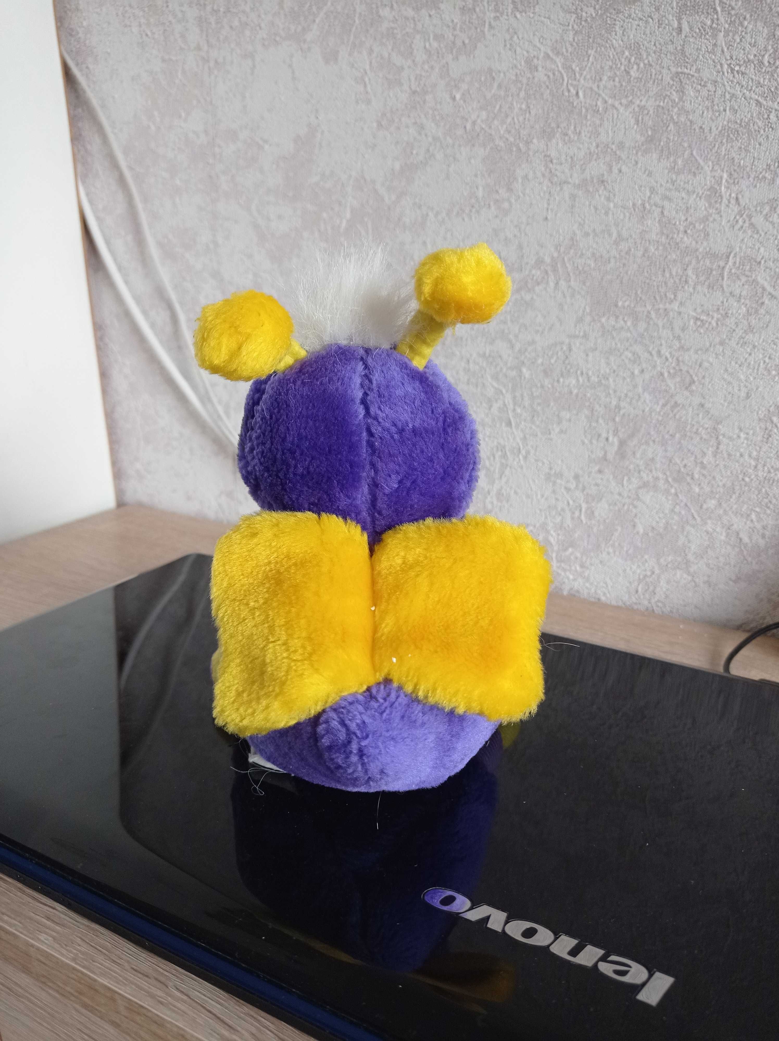 мягкая игрука пчёлка с бочонком мёда