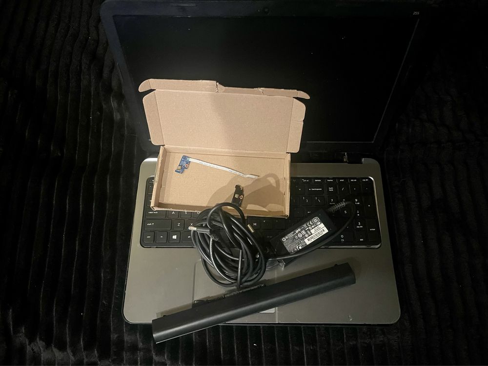 Laptop HP 255 g3