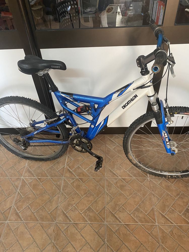 Bicicleta de BTT em bom estado