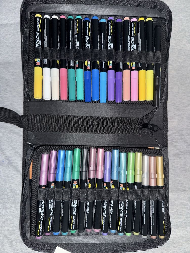 100 Canetas Acrilicas + Livro de Colorir Disney