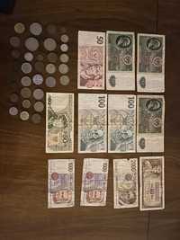 Stare banknoty monety pieniądze