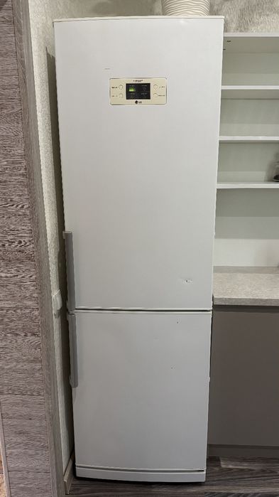 Продам холодильник LG