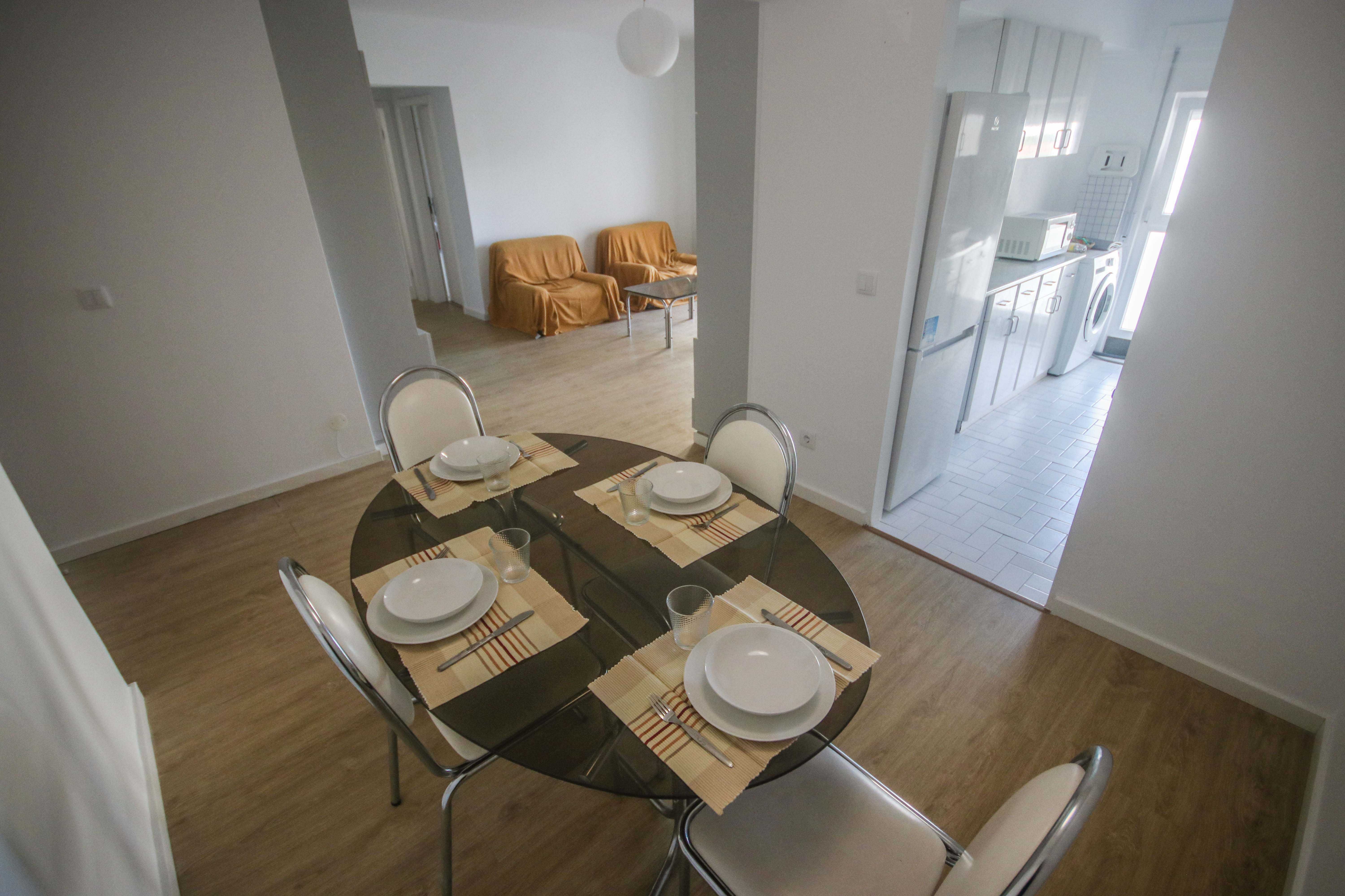 Arrendo quartos individuais Lisboa, metro Carnide Colombo 450 recibo