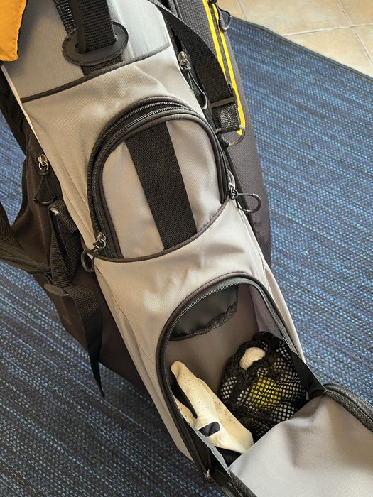 Conjunto de Golfe (Saco, Tacos e Acessórios Incluídos)