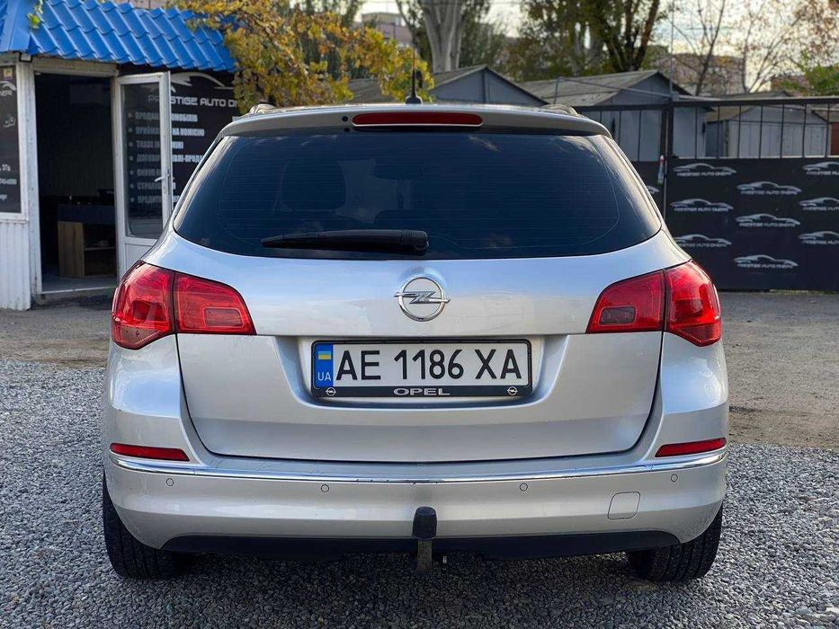 Продам Opel Astra 2015 1.6 Дизель , обслужена.