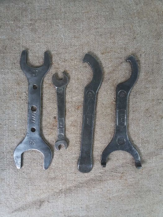 мотоциклетный ключ