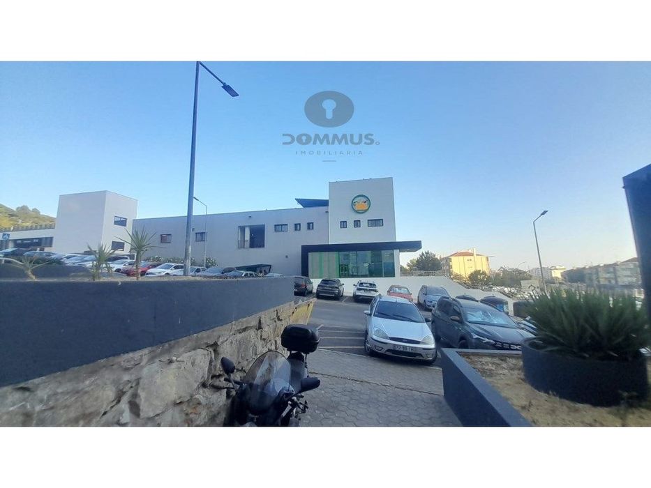 Loja com rentabilidade na Tapada das Mercês