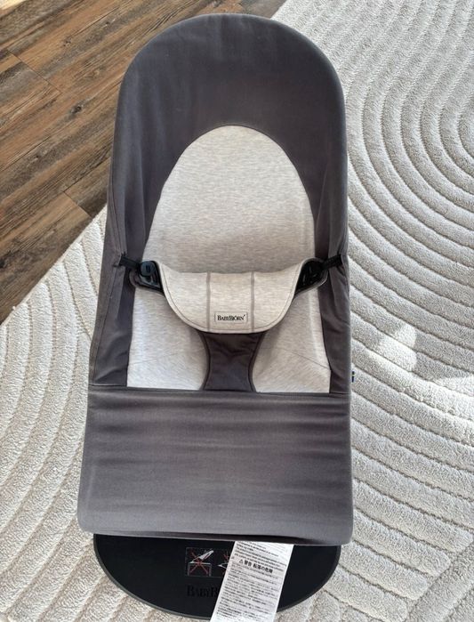 Шезлонг гойдалка для немовлят BABYBJÖRN bliss баунсер качалка