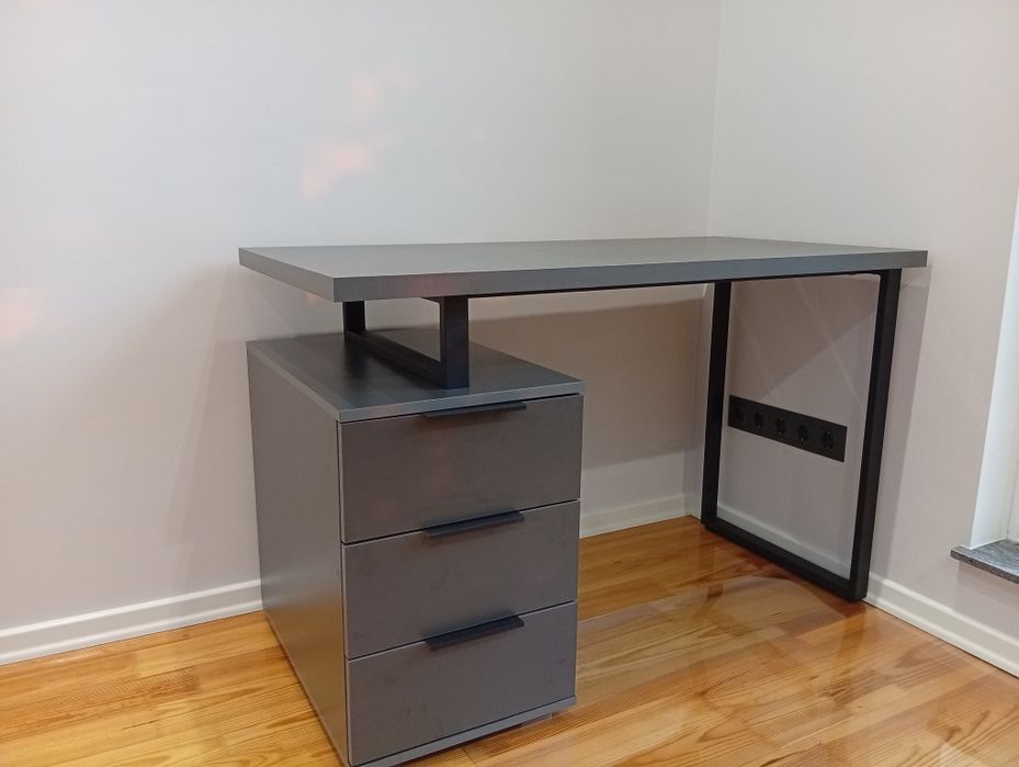 Продам комп'ютерний стіл