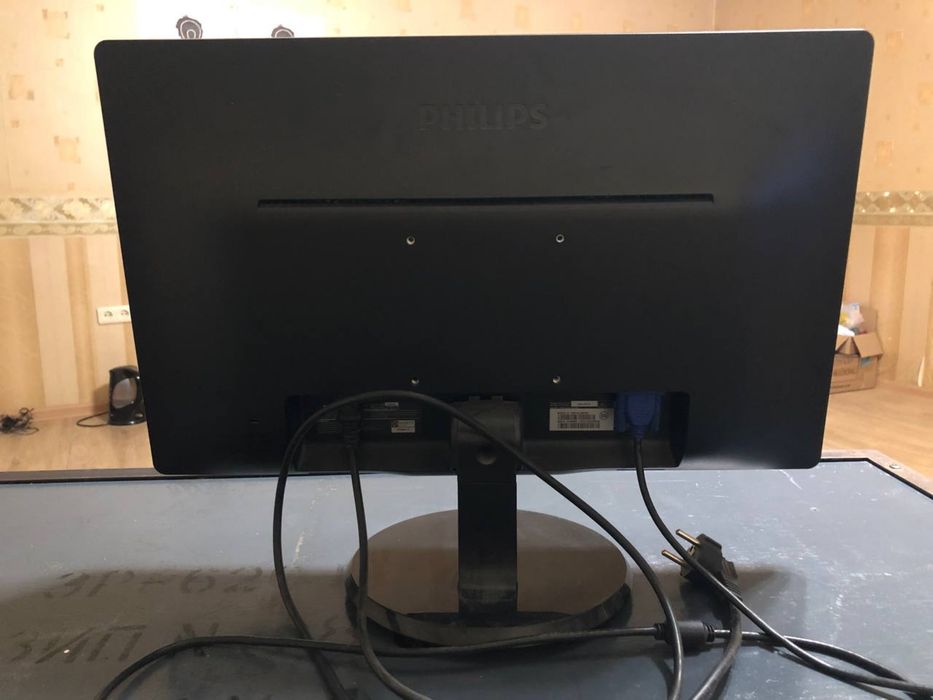 Монитор Philips 226V4L/21.5" (1920x1080) TN/DVI, VGA б/в
