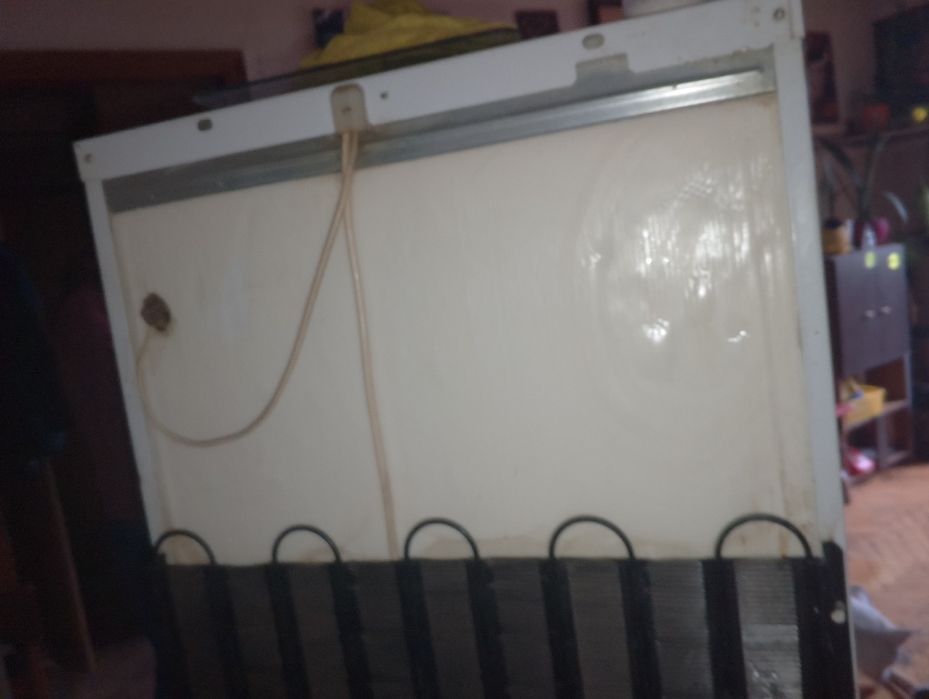 Холодильник Indesit  145 см, под восстановление в идеальном состоянии