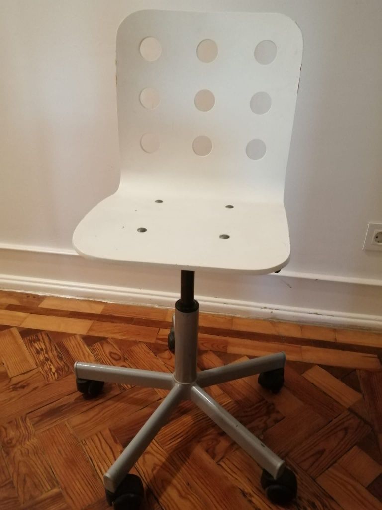 Secretaria IKEA Micke + oferta de cadeira IKEA
