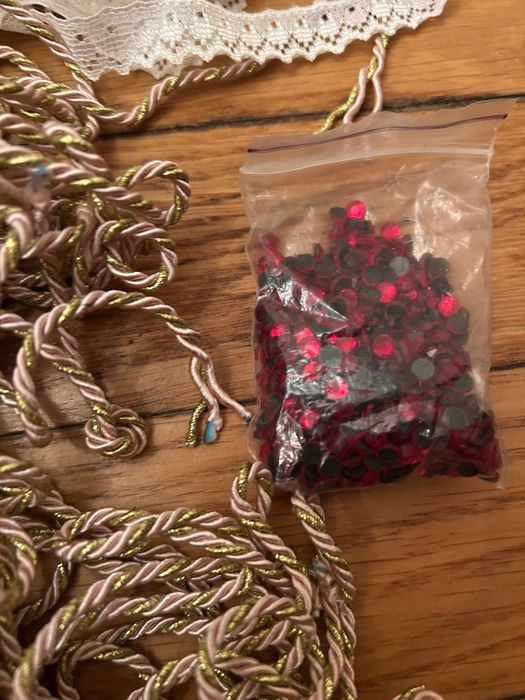 Тесьма кружево бисер одним лотом