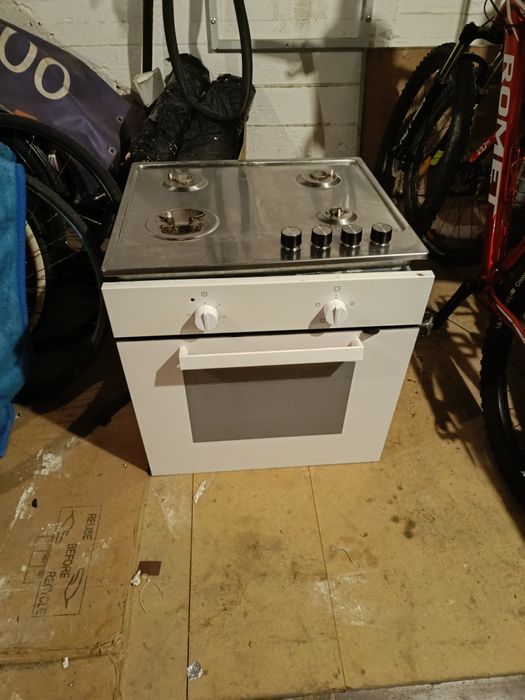 Piekarnik z płyta gazowa