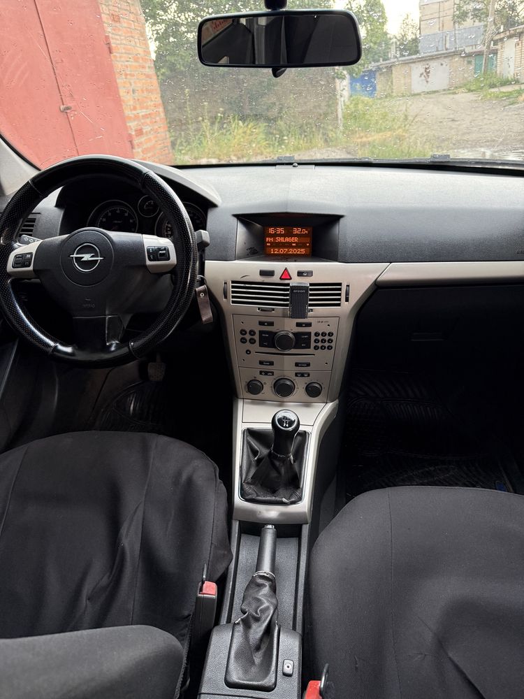 Продам Opel astra H