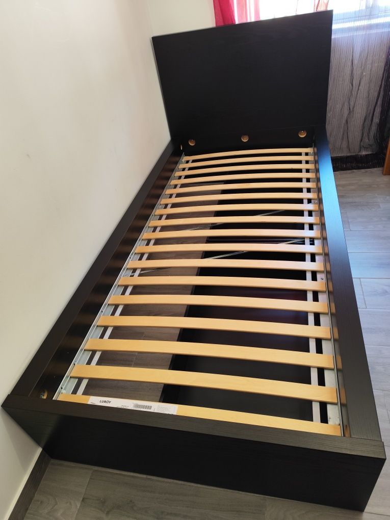 Cama de solteiro,com dois gavetões,colchão e estrado