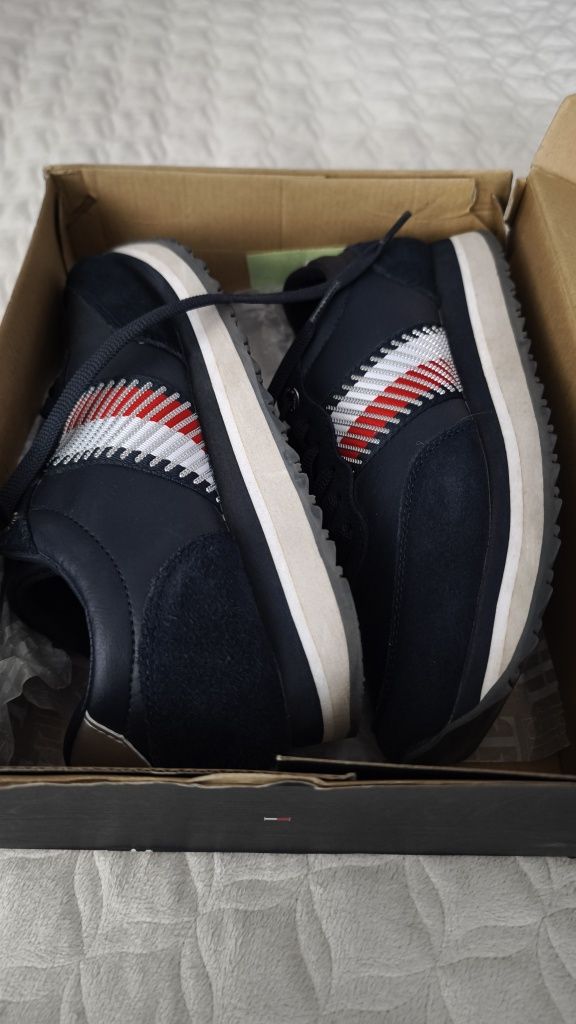Sneakersy T.Hilfiger skórzane 38