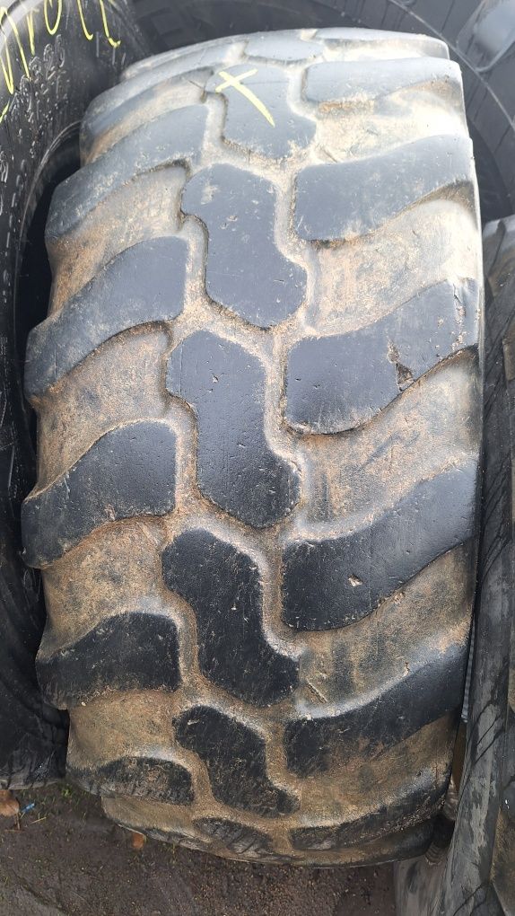 Opony 16/70/20 405/70/20 Dunlop