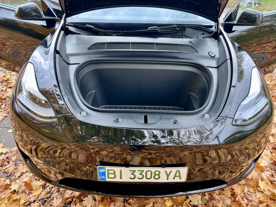 Тесла у Tesla Y 2024