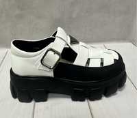 Якісні дитячі стильні туфлі для дівчинки jong golf 32-37 чорно білі