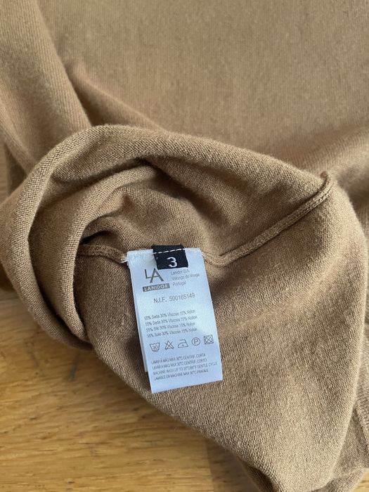 Blusa Lanidor com lantejoulas  tamanho M