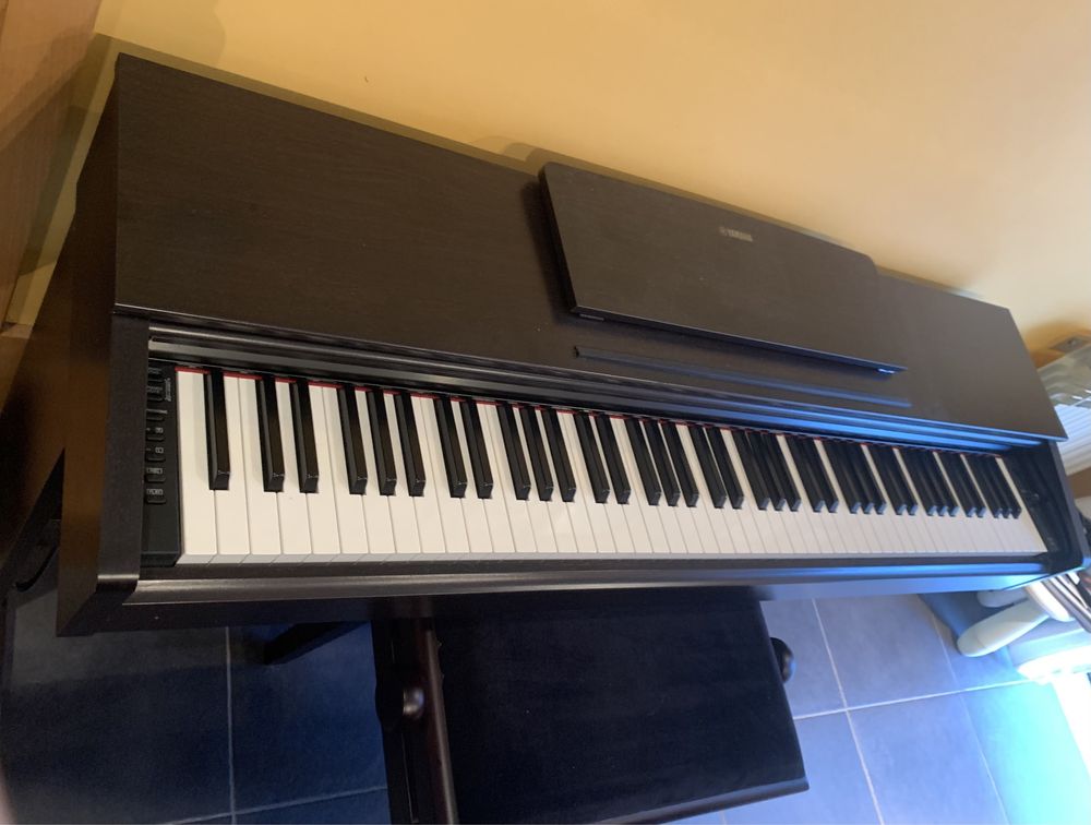 Piano YAMAHA YDP-143 com BANCO regulavel