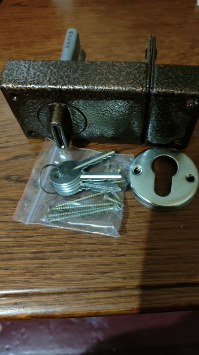 Продам накладний замок