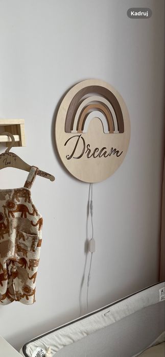 Drewniana lampka nocna dziecieca