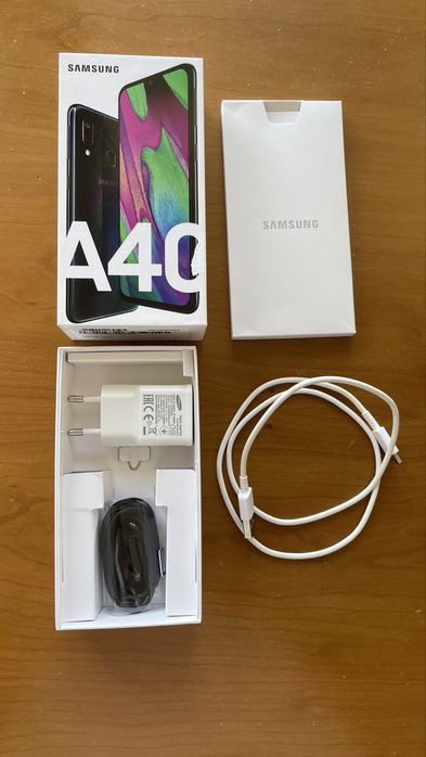 Samsung A40 + 5 proteções de ecrã