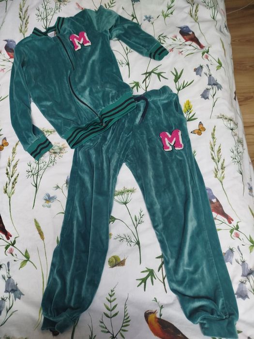 Dresik  140 welur miętowy jak nowy